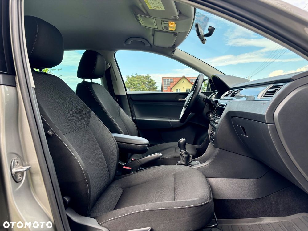 Skoda RAPID 1.2 TSI Ambition - 35