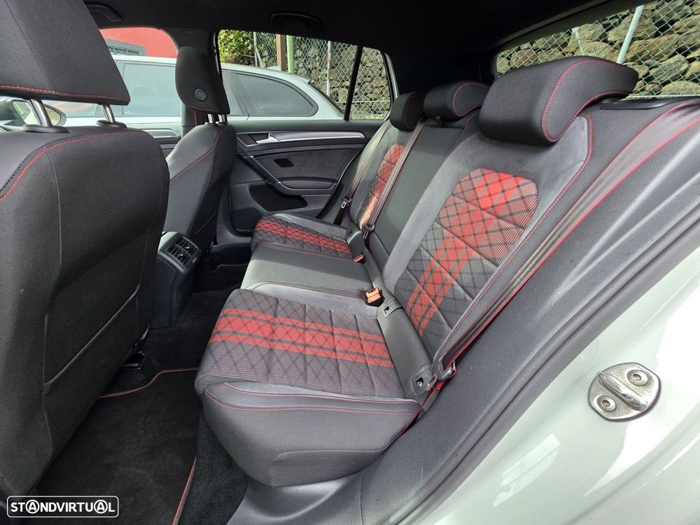 VW Golf 2.0 TSI GTi TCR DSG - 10