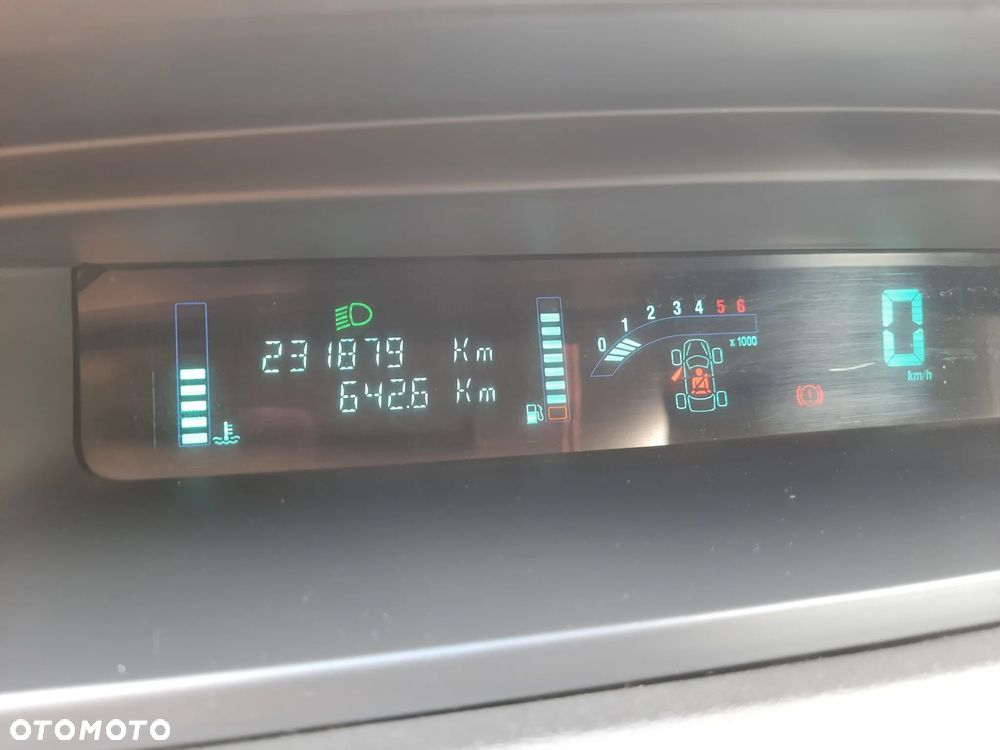 Renault Scenic 1.9 dCi Confort Privilege - 10