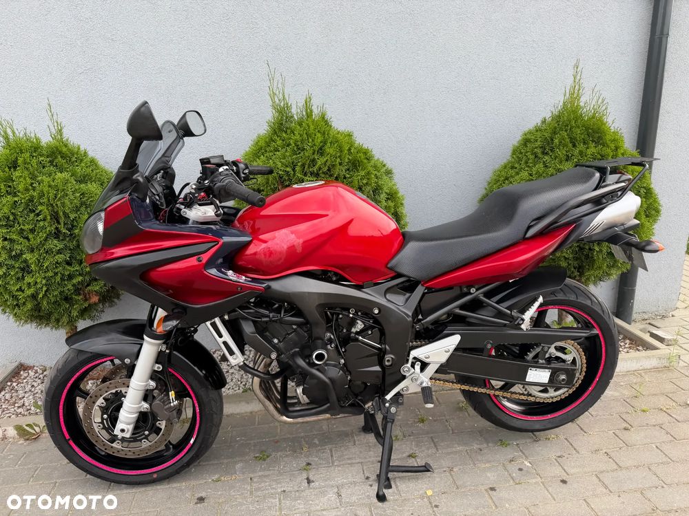 Yamaha FZ - 8