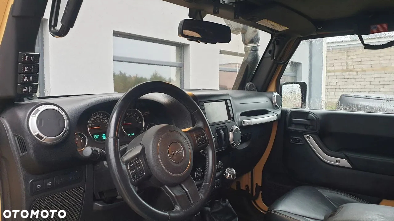 Jeep Wrangler - 11