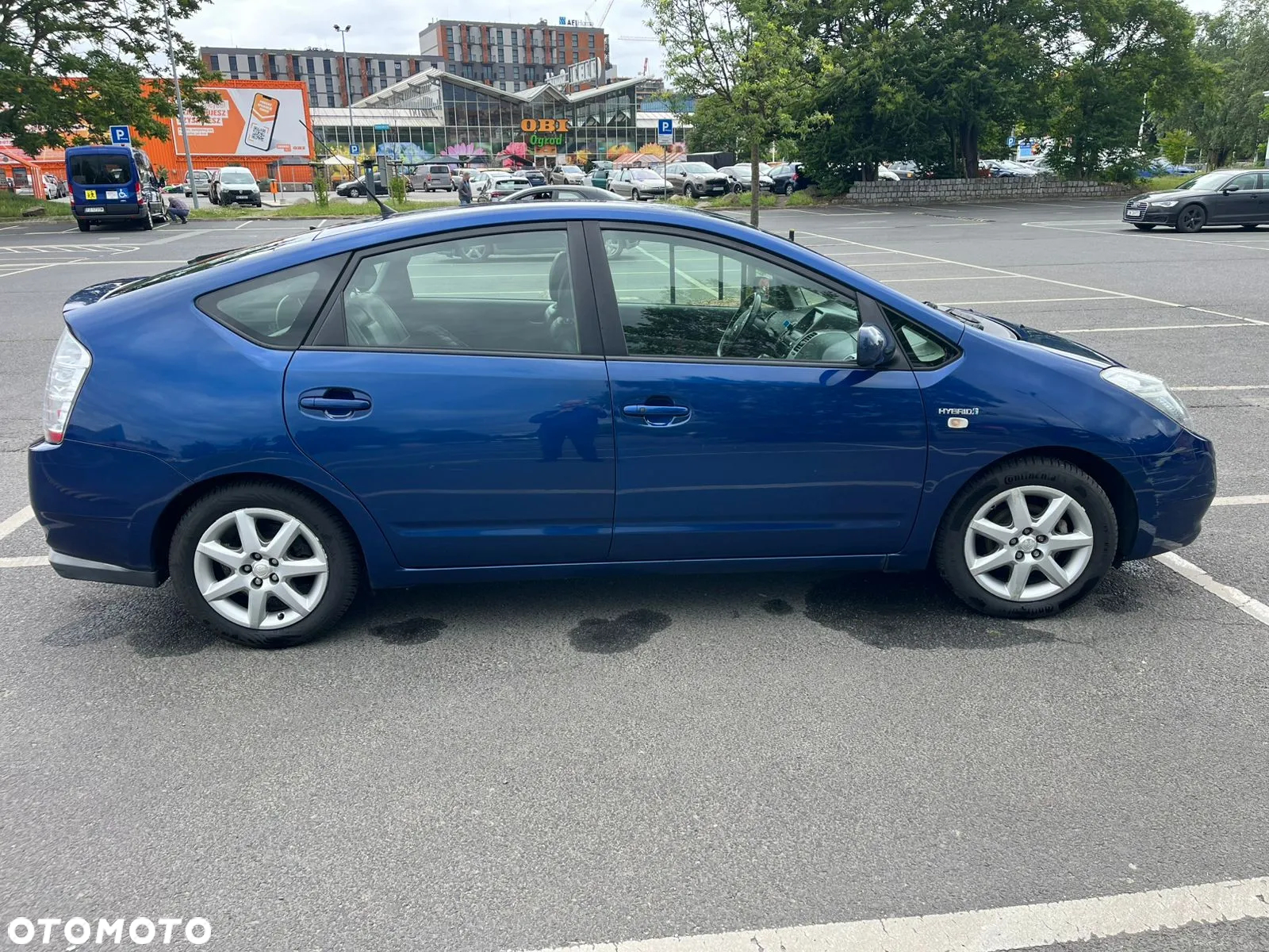 Toyota Prius (Hybrid) - 2