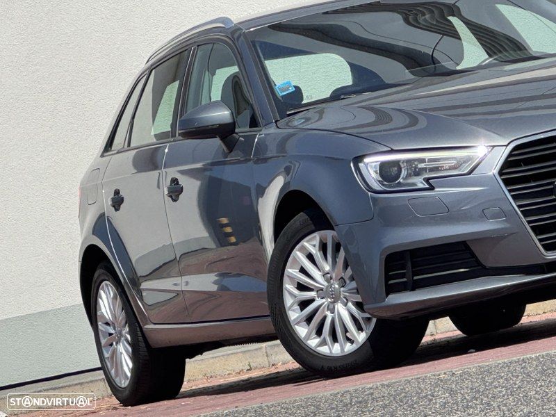 Audi A3 Sportback 2.0 TDI Design - 32
