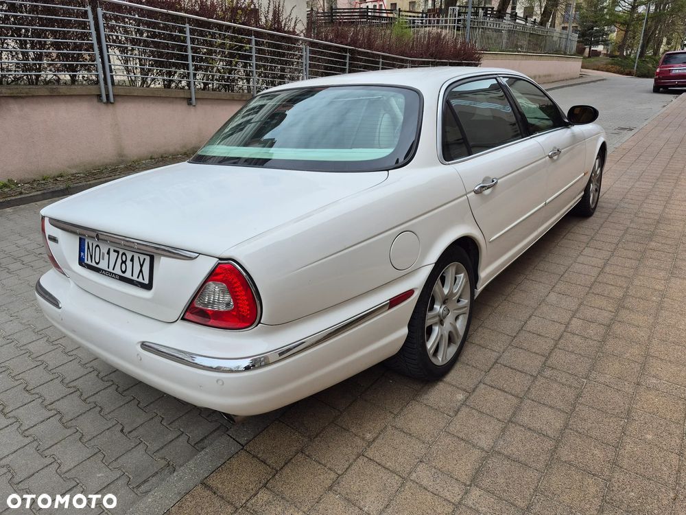 Jaguar XJ XJ8 4.2 LWB - 3