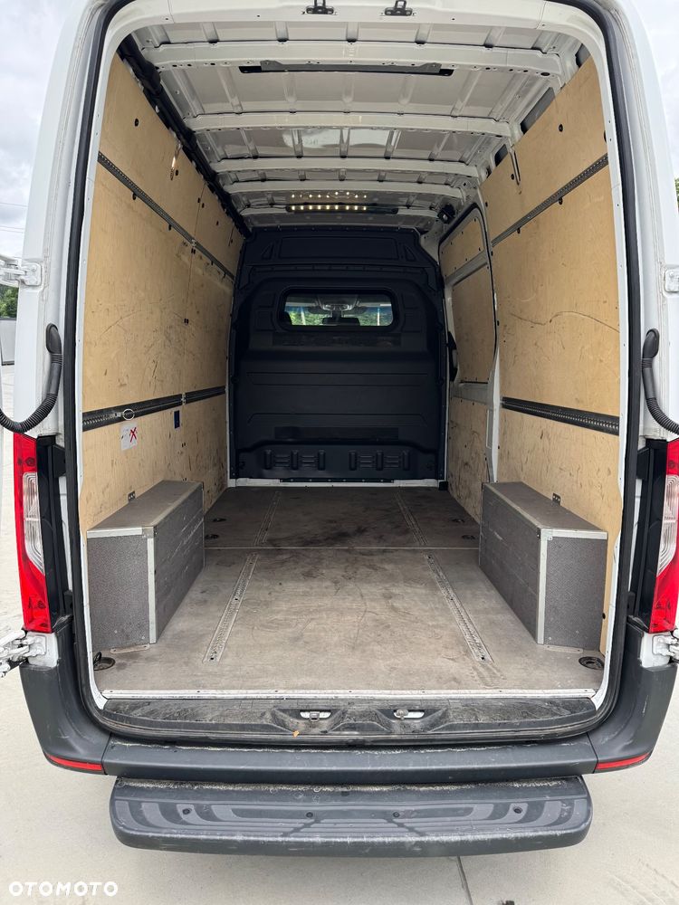 Mercedes-Benz Sprinter - 8