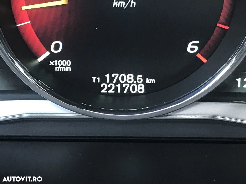 Volvo XC 60 D4AWD R-Design - 7