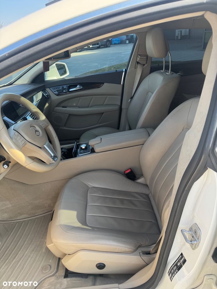 Mercedes-Benz CLS 350 CDI DPF BlueEFFICIENCY 7G-T - 24