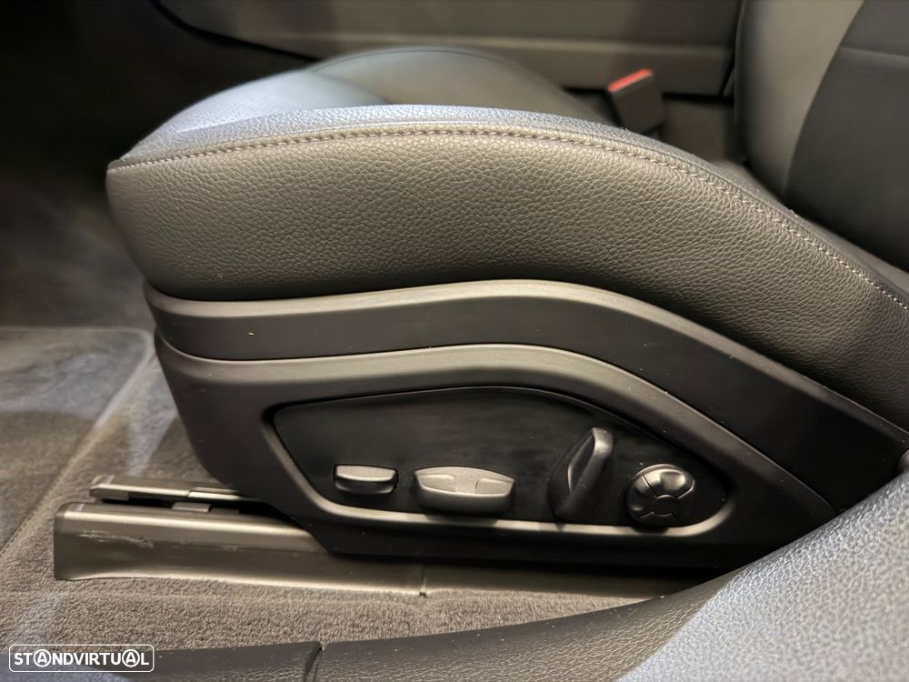 Porsche Panamera 4 E-Hybrid - 11