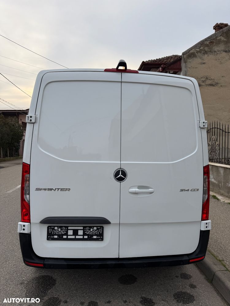 Mercedes-Benz Sprinter - 4
