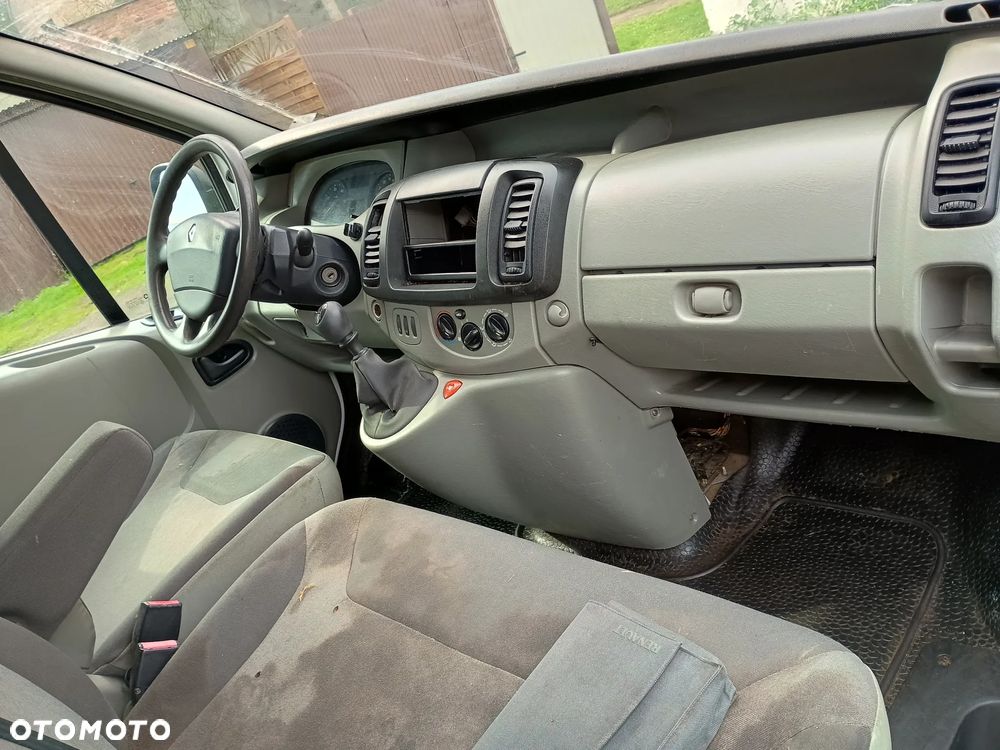 Renault Trafic - 12
