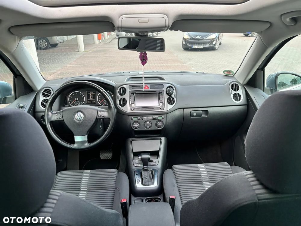 Volkswagen Tiguan - 11