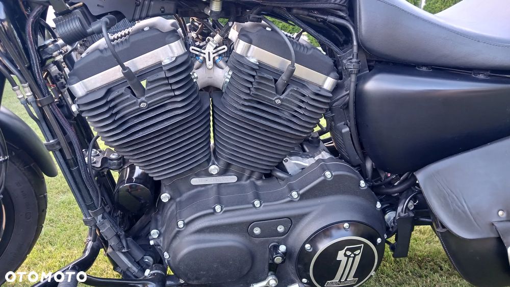 Harley-Davidson Sportster Iron 883 - 8