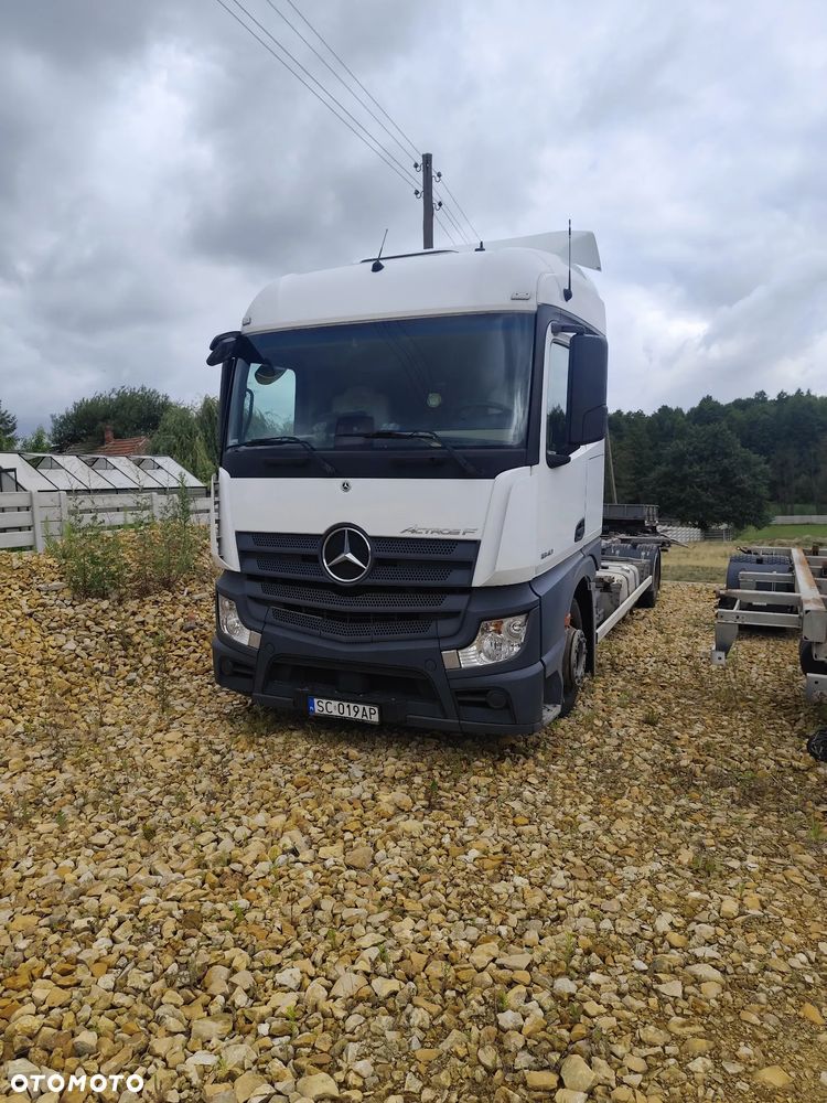Mercedes-Benz Actros - 2