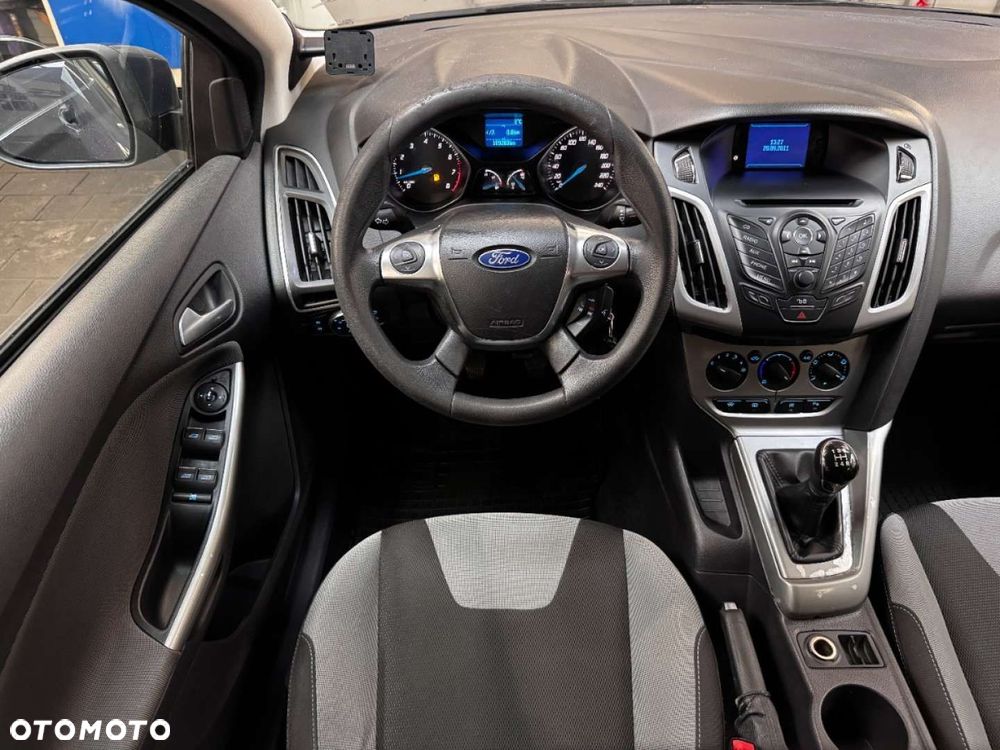 Ford Focus - 25