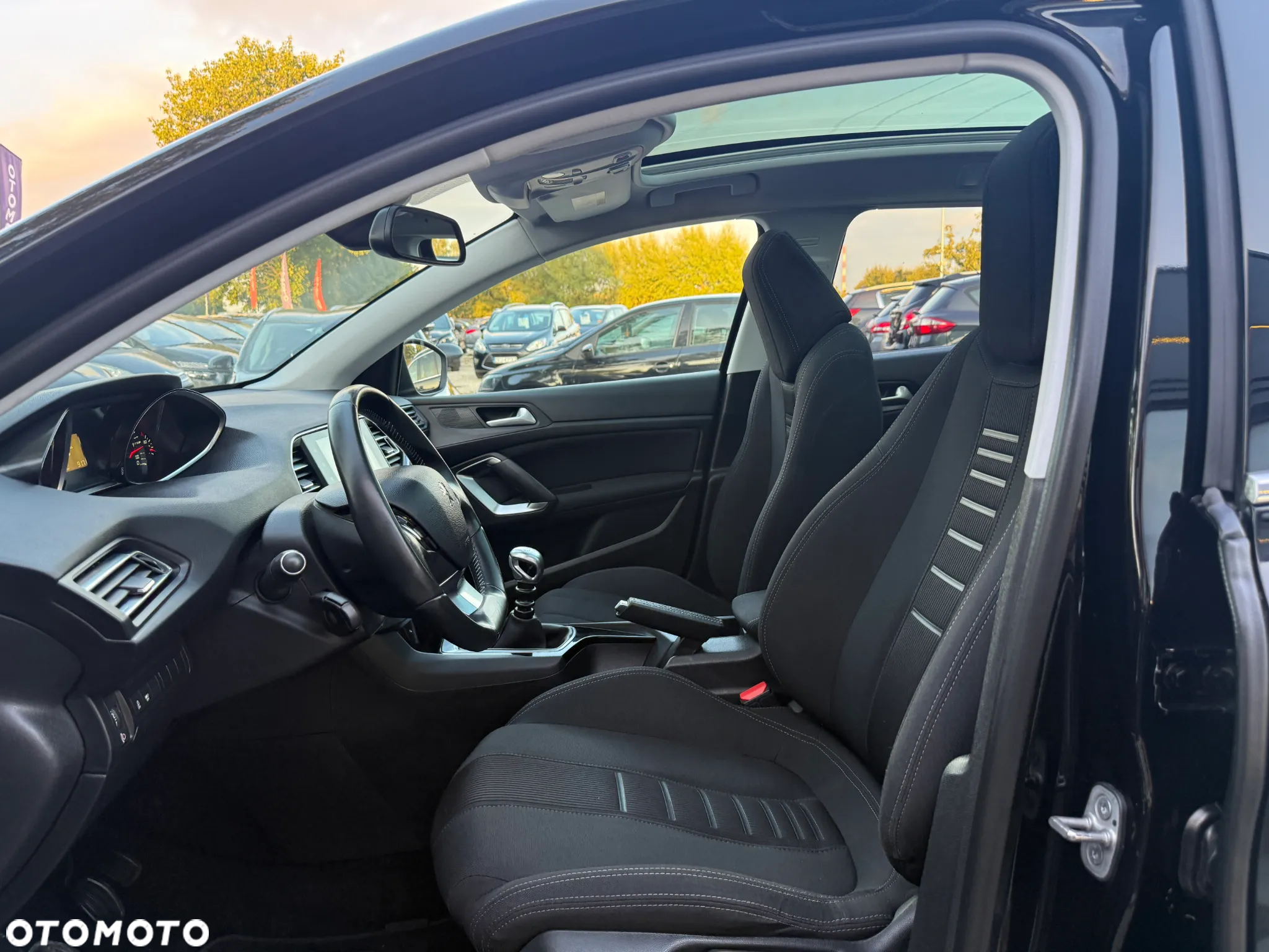 Peugeot 308 HDi FAP 90 Tendance - 28