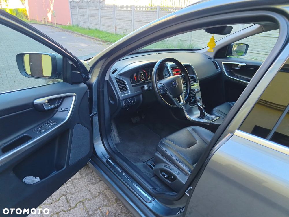 Volvo XC 60 D4 Geartronic Summum - 21