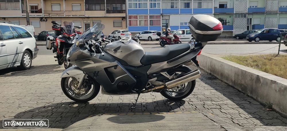 Honda CBR 1100 XX - 2