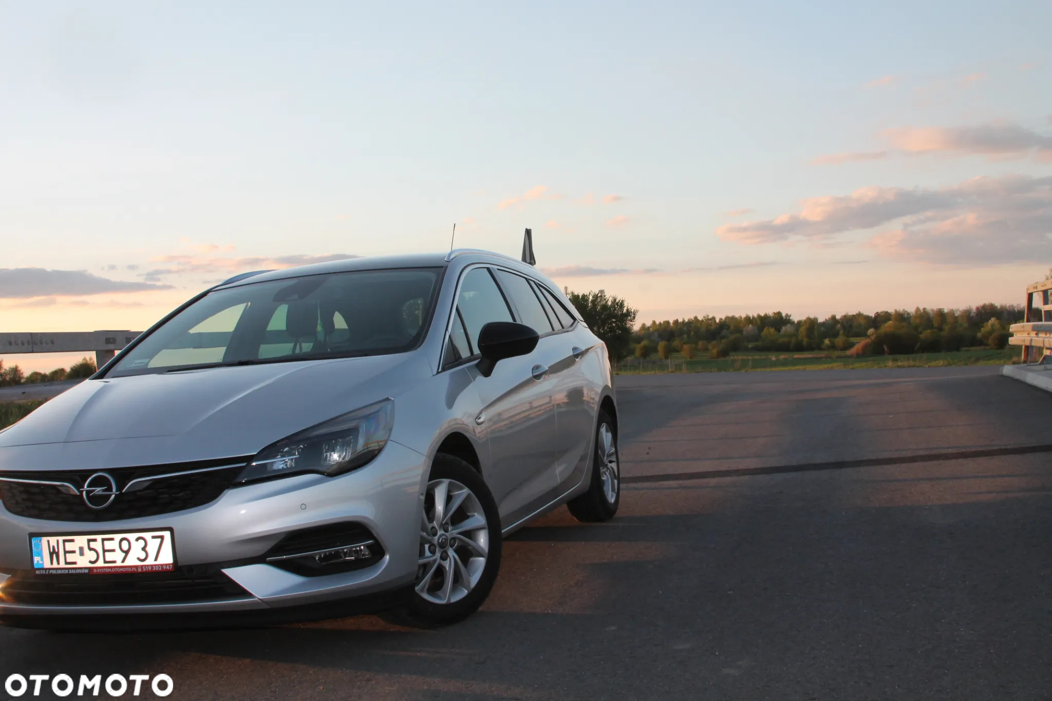 Opel Astra V 1.2 T Elegance S&S - 2