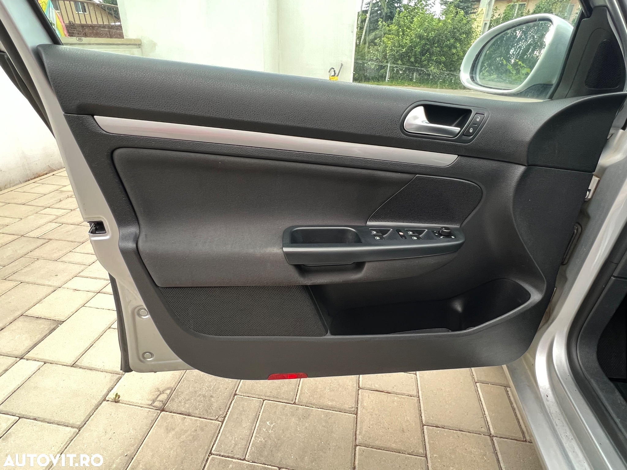 Volkswagen Golf - 11