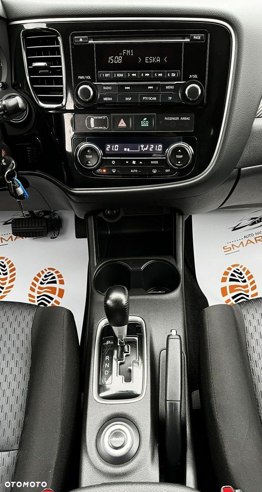 Mitsubishi Outlander 2.0 Instyle + 4WD CVT - 26