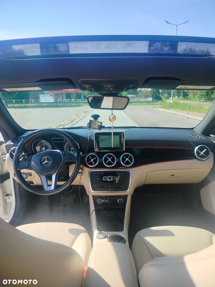 Mercedes-Benz CLA 250 4Matic 7G-DCT Sport - 14