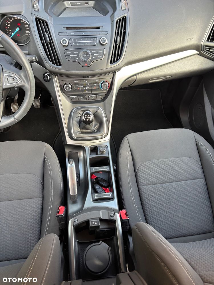 Ford Kuga 1.5 EcoBoost 2x4 Trend - 18