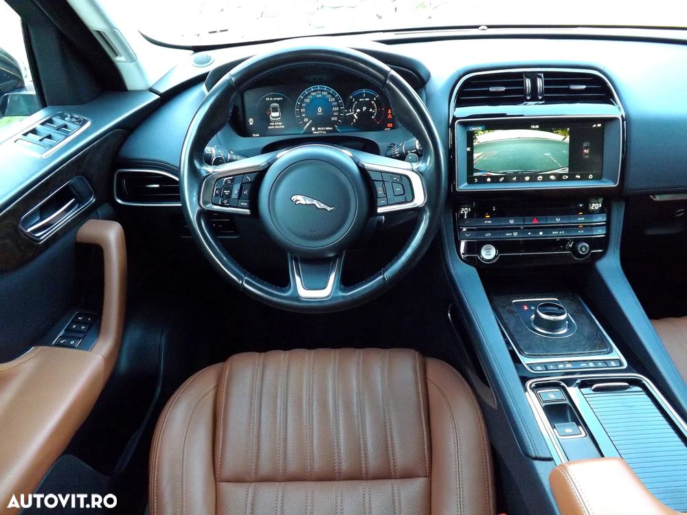 Jaguar F-Pace 25d AWD Portfolio - 9