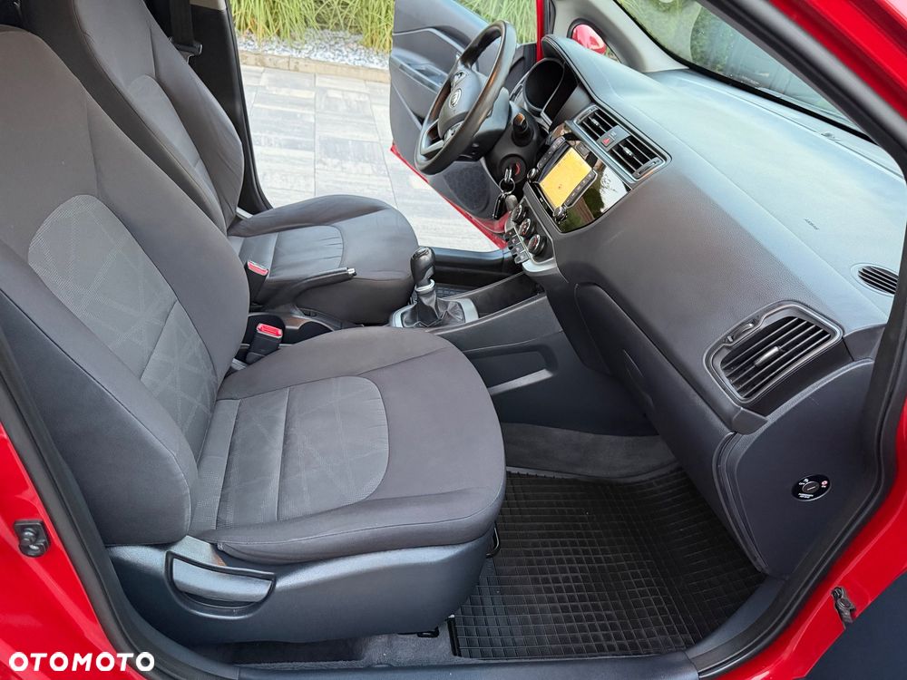 Kia Rio 1.4 Business Line - 35