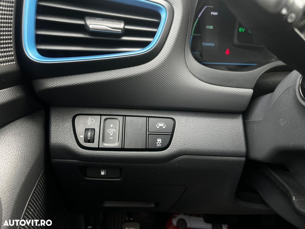 Hyundai IONIQ - 16