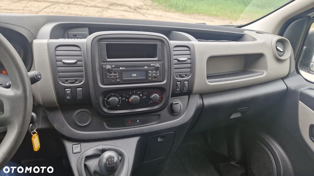 Renault Trafic doka 5 osób - 12