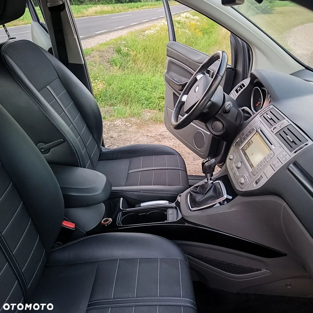 Ford Kuga 2.0 TDCi 2x4 Titanium - 20