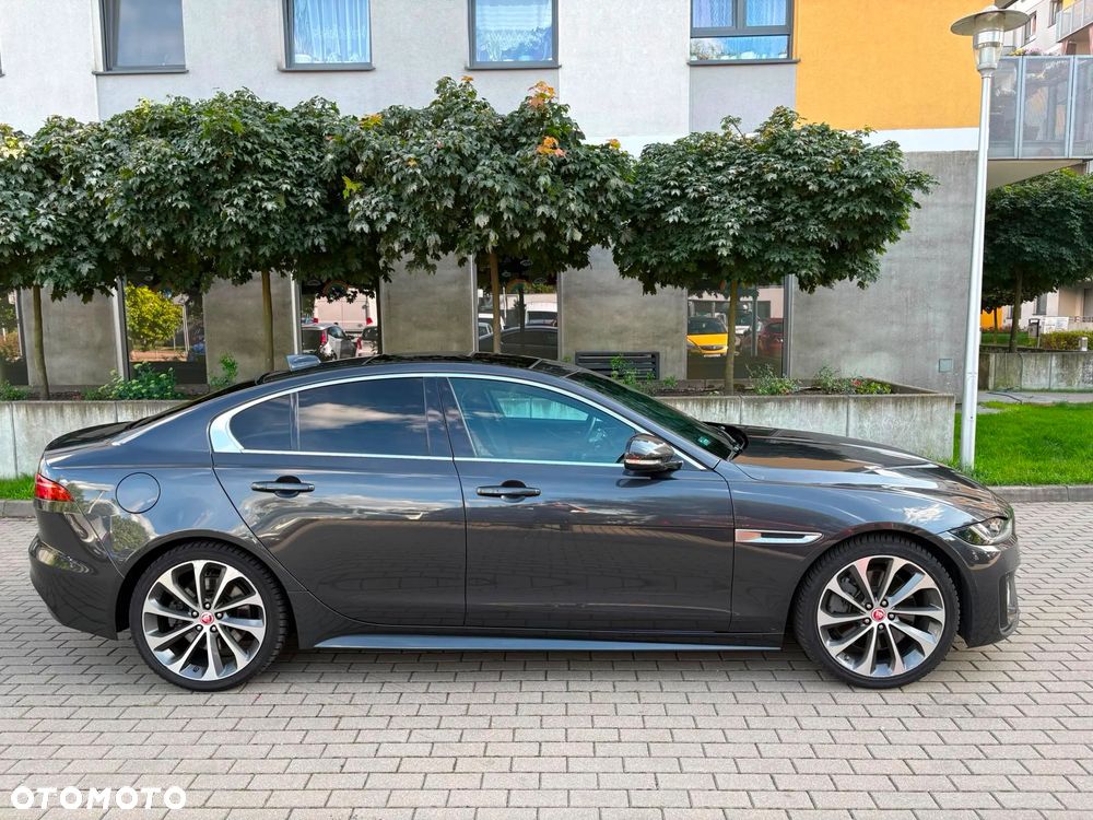 Jaguar XE 2.0 P250 R-Dynamic HSE - 7