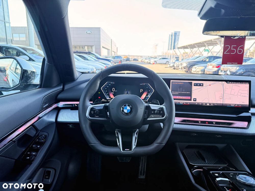 BMW Seria 5 520i - 34