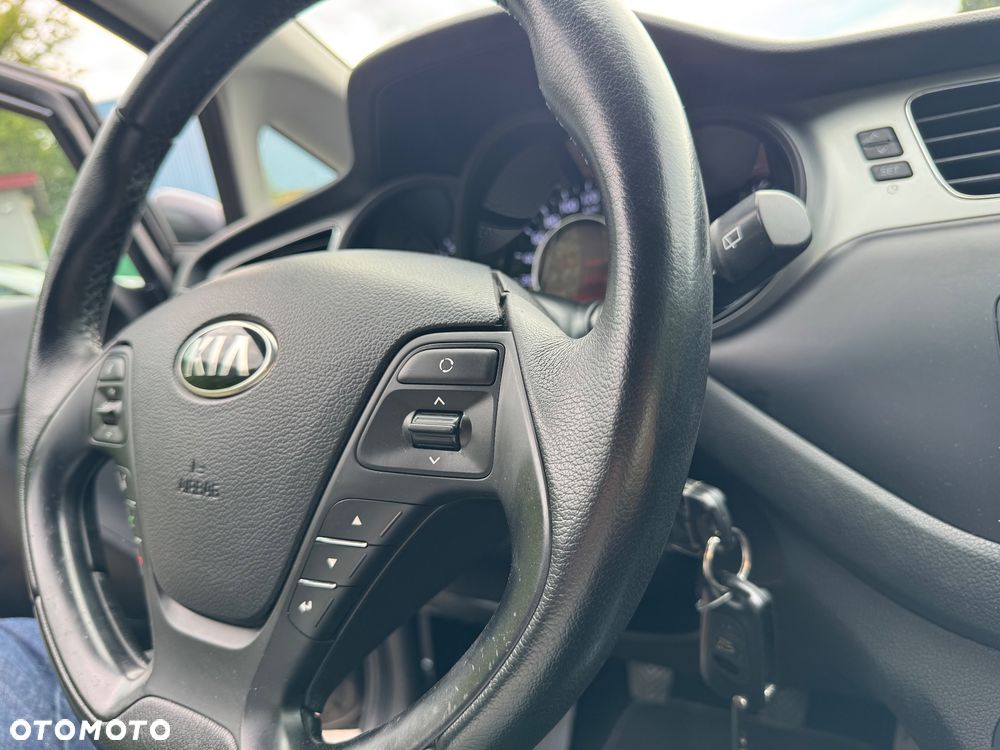 Kia Ceed 1.6 CRDi 128 ISG Fifa World Cup Edition - 37