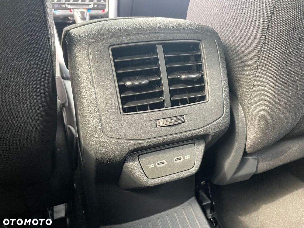 Volkswagen T-Roc 1.5 TSI Life Plus DSG - 27