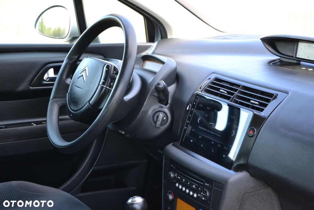 Citroën C4 1.4 16V Style - 4