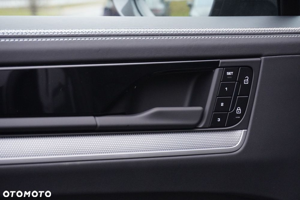 Porsche Cayenne - 10