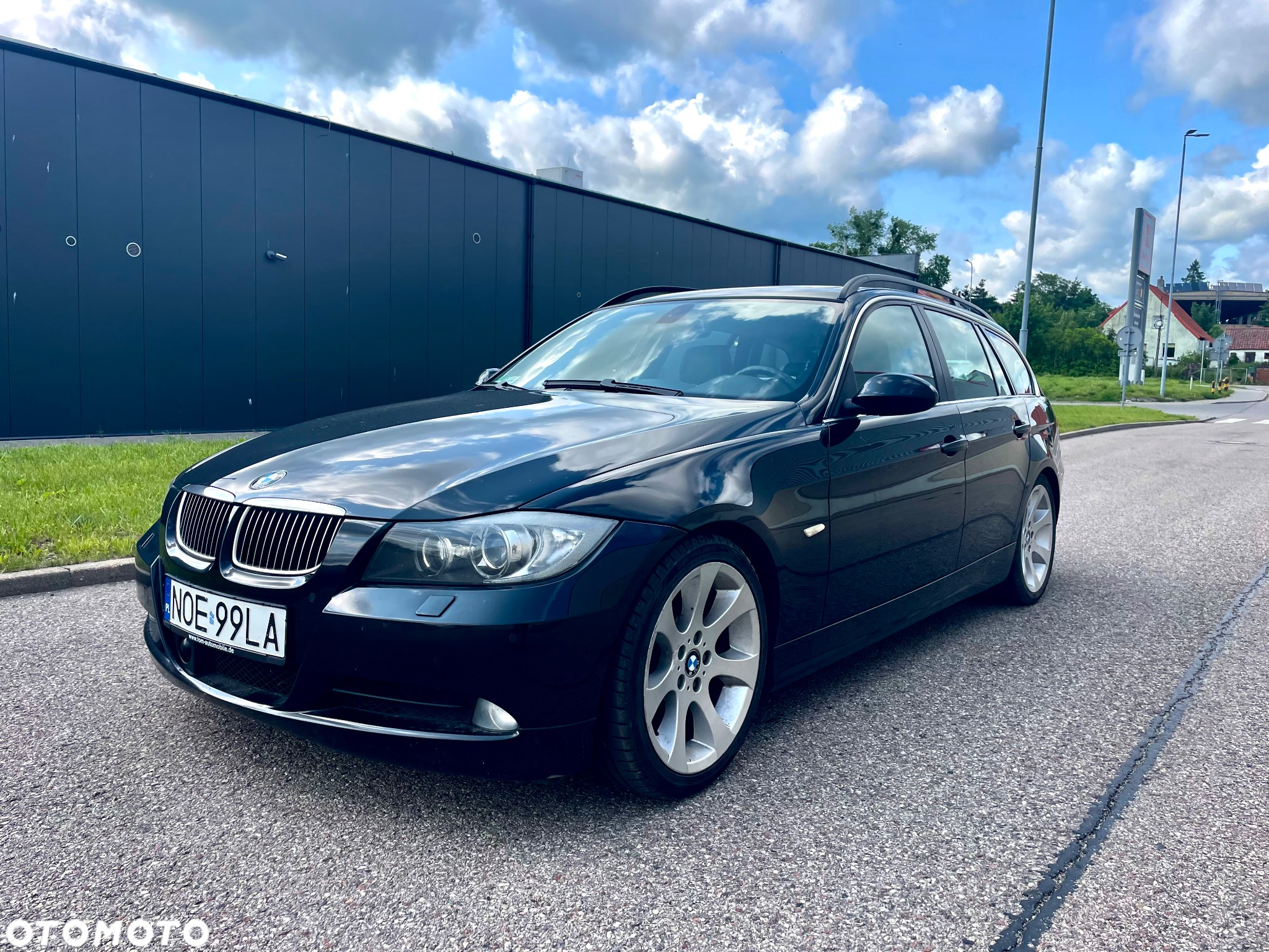 BMW Seria 3 325i Touring - 14