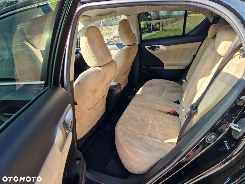 Lexus CT 200h Prestige - 12