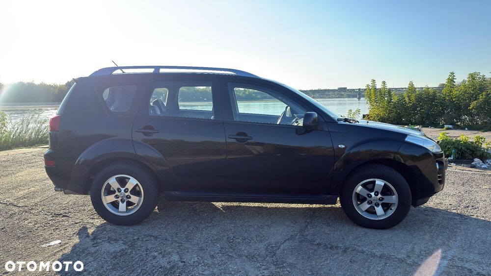 Peugeot 4007 - 5
