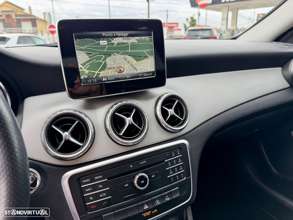 Mercedes-Benz GLA 180 CDI Urban - 12