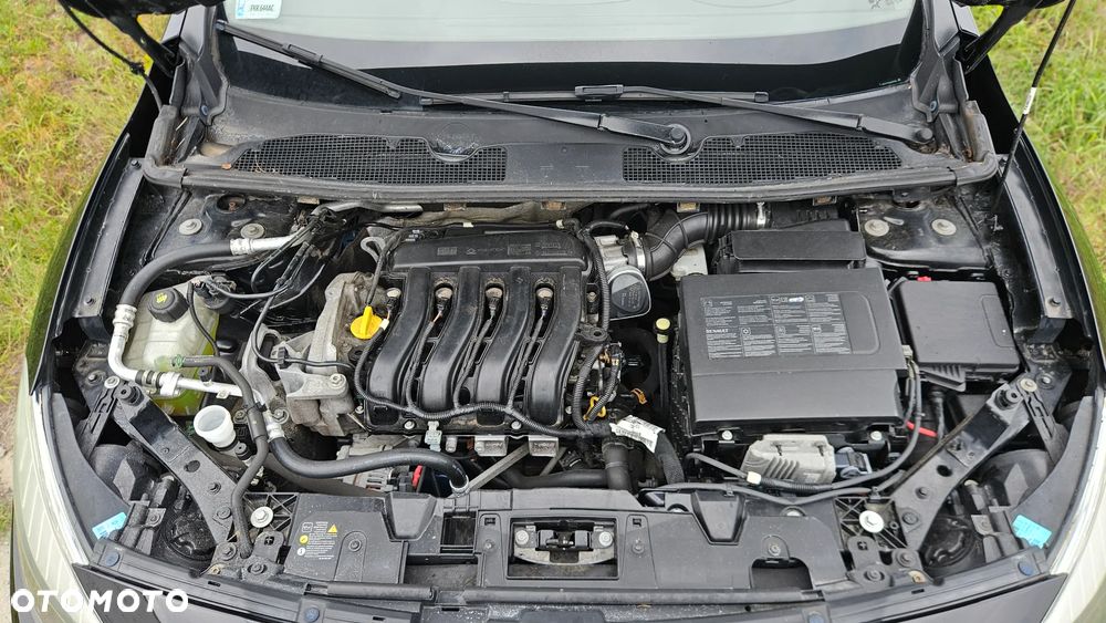 Renault Fluence 1.6 16V Privilege - 23