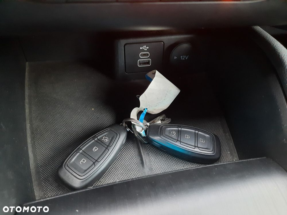 Ford Kuga 2.5 Duratec PHEV ST-LINE - 37