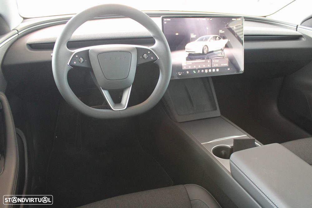 Tesla Model 3 - 8