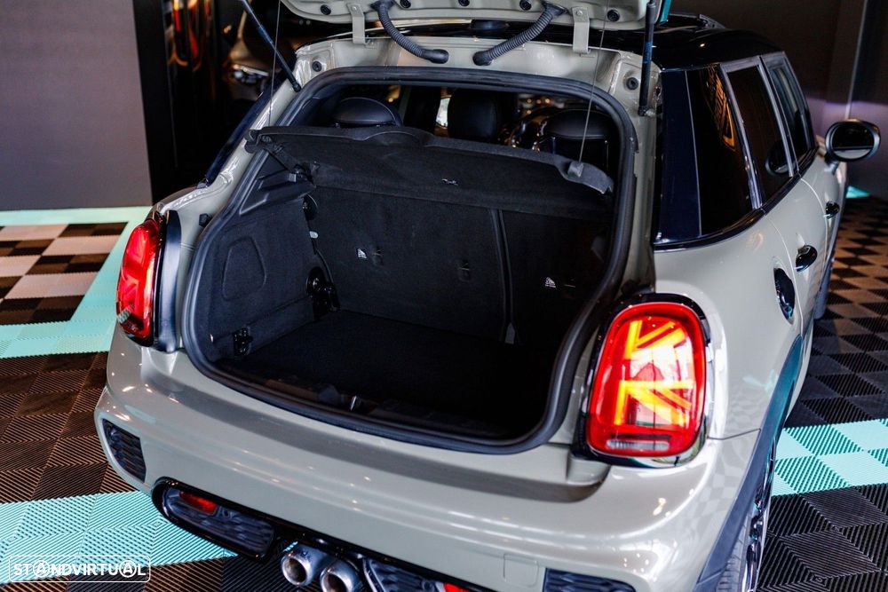 MINI 5 Portas Cooper S Aut. JCW - 14