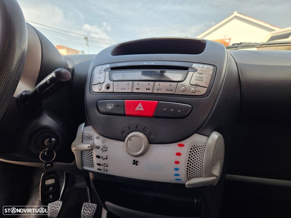 Toyota Aygo 1.0 - 10