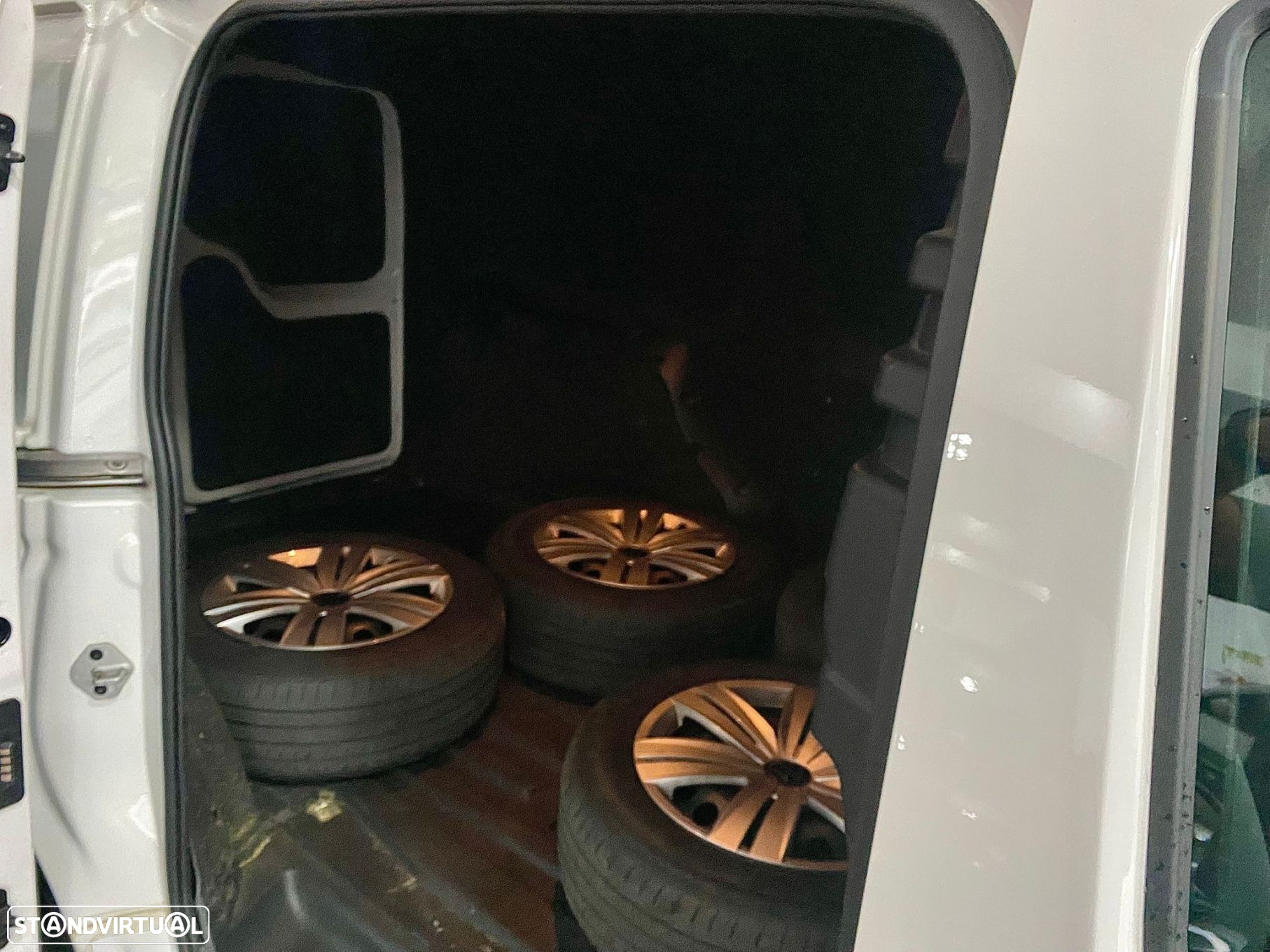 VW Caddy Maxi 2.0 TDI - 26