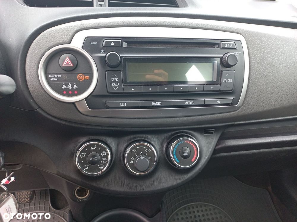 Toyota Yaris 1.0 Active EU6 - 21