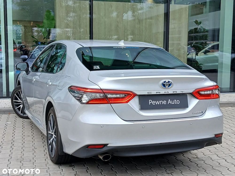 Toyota Camry - 11