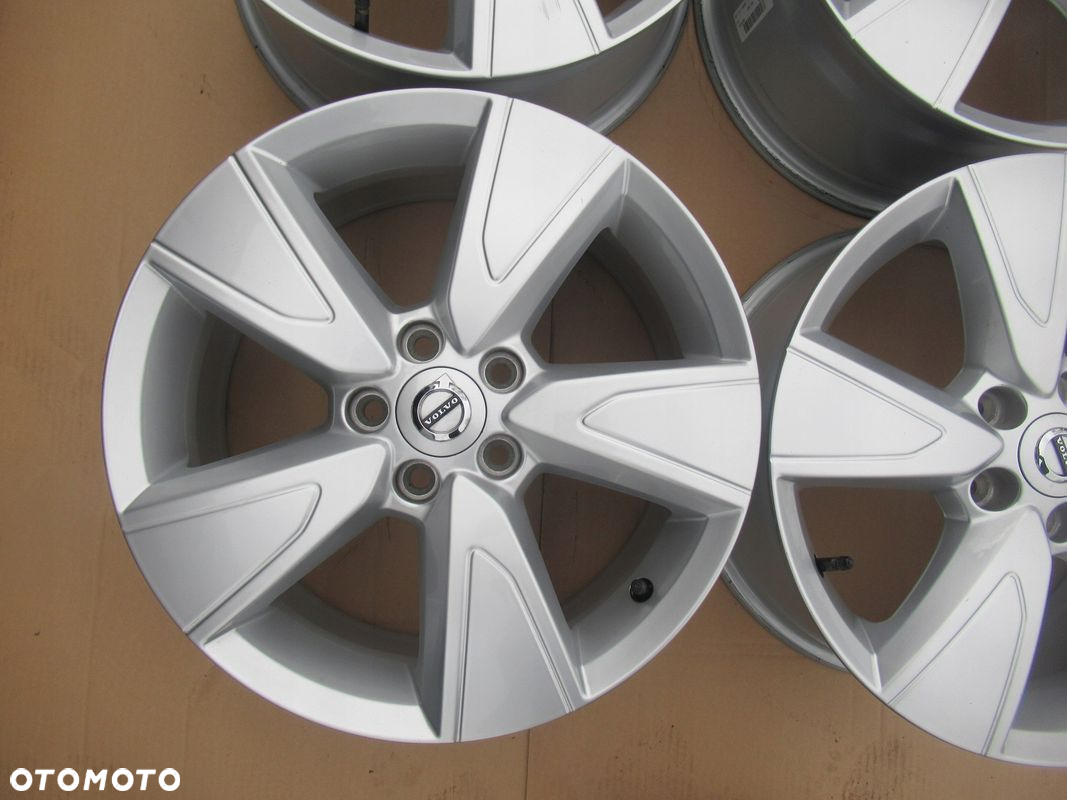 ALUFELGI 4szt R17 VOLVO S40,V50, S60,V70, S80,S90,XC40,XC60,XC70 - 4
